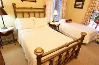 The Washington Irving Inn Tannersville Extérieur photo